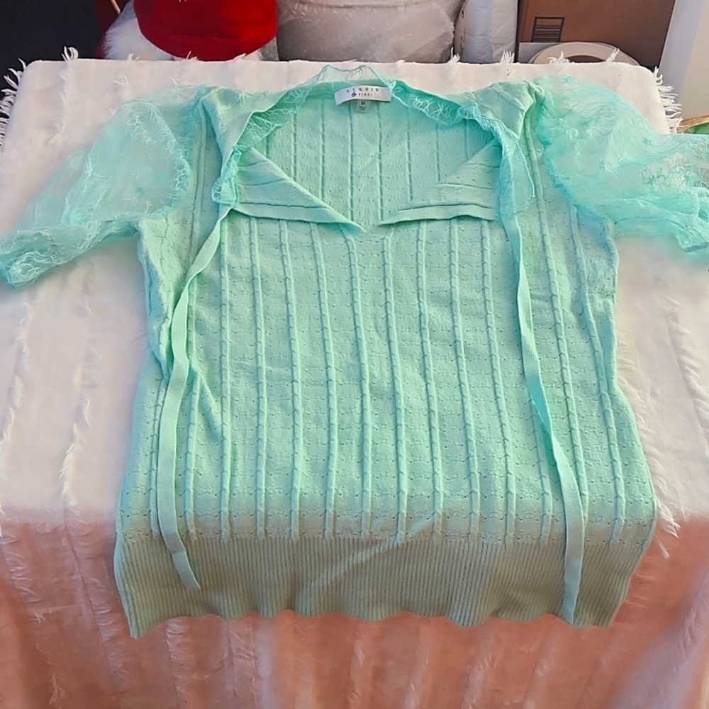 Sioni Mint Ruffled Short sleeve size M Barly Used